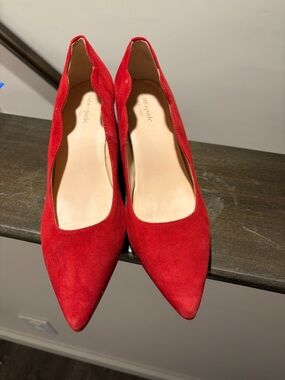 Kate spade red suede scallop heels size 8